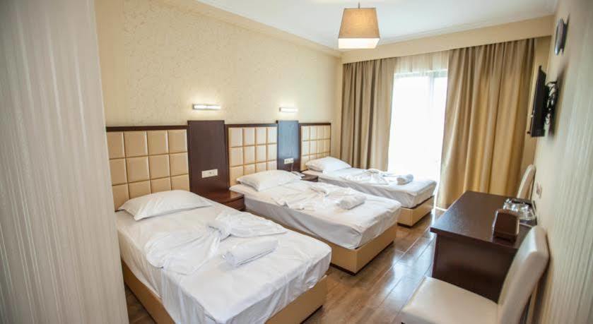Hotel Gtm Plaza Tbilisi Exterior foto
